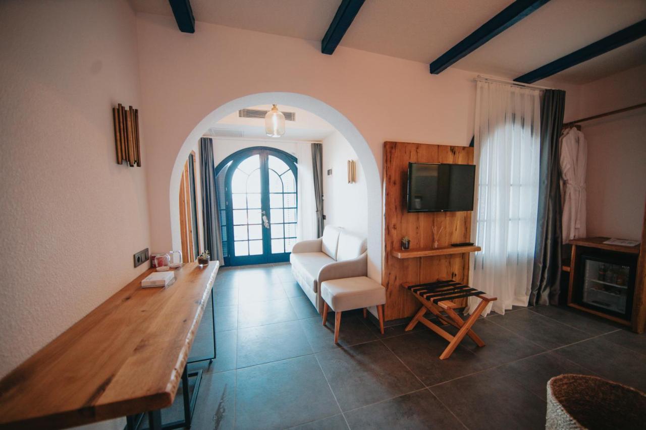 Bueyuekada Loc'Ada Hotel Adalar Bagian luar foto