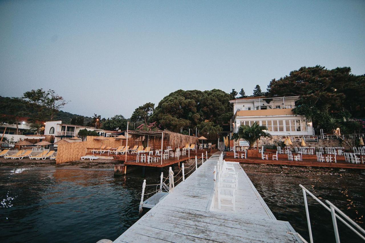 Bueyuekada Loc'Ada Hotel Adalar Bagian luar foto